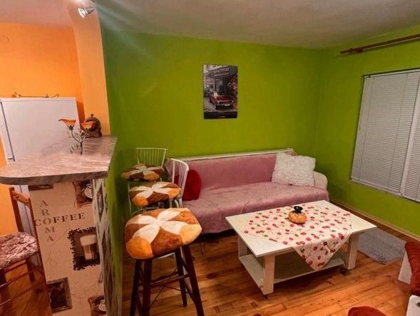 Дава се под наем Тристаен апартамент в Банкя - 80 кв.м за 458.49 € - Снимка #1