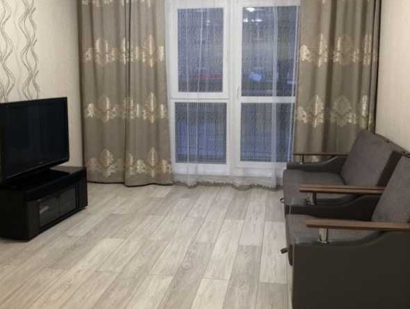 Дава се под наем Четиристаен апартамент в Пловдив, Център - 99 кв.м за 255 € - Снимка #1