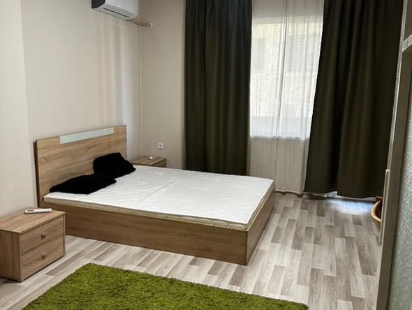 Дава се под наем Тристаен апартамент в Варна, Гръцка махала - 100 кв.м за 523.26 € - Снимка #1