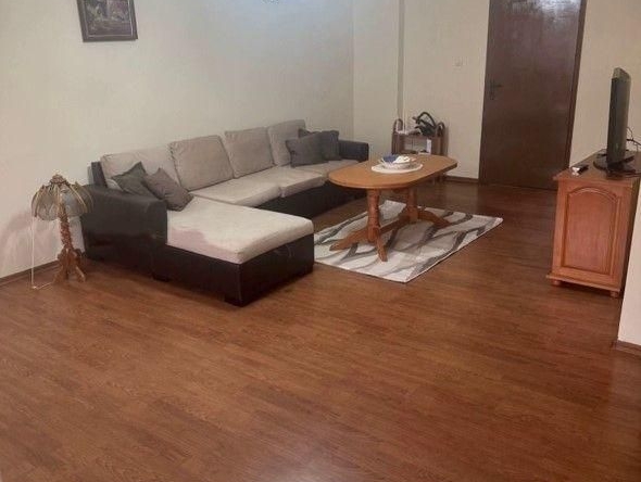 Дава се под наем Тристаен апартамент в София, Стрелбище - 111 кв.м за 764.49 € - Снимка #1