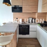 Дава се под наем Двустаен апартамент в к.к. Св.Св. Константин и Елена - 90 кв.м за 1200 € - Снимка #1