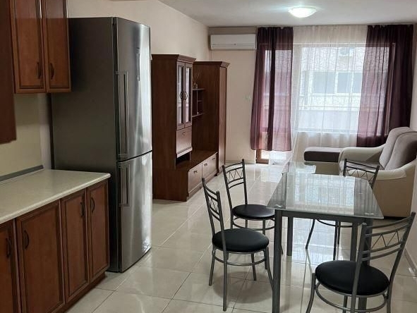 Дава се под наем Двустаен апартамент в Варна, ХЕИ - 75 кв.м за 448.8 € - Снимка #1
