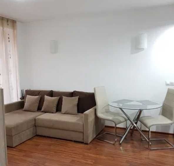 Дава се под наем Едностаен апартамент в Пловдив, Център - 27 кв.м за 142.8 € - Снимка #1