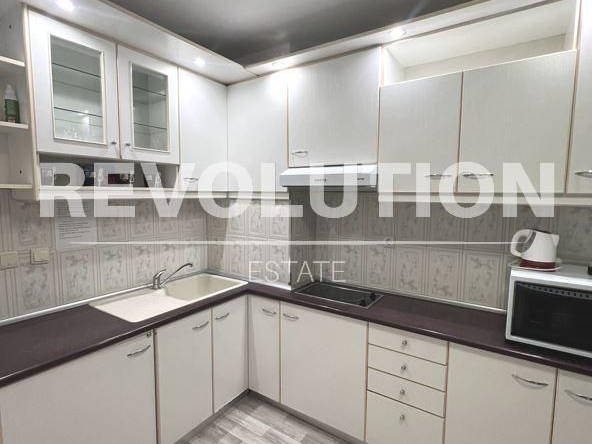 Дава се под наем Тристаен апартамент в Варна, Център - 65 кв.м за 650 € - Снимка #1