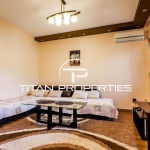 Дава се под наем Тристаен апартамент в Варна, Червен площад - 90 кв.м за 800 € - Снимка #1