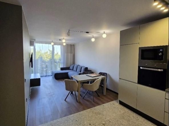 Дава се под наем Тристаен апартамент в София, Студентски град - 105 кв.м за 1019.49 € - Снимка #1