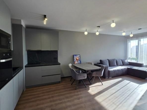 Дава се под наем Двустаен апартамент в София, Студентски град - 70 кв.м за 764.49 € - Снимка #1