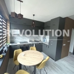 Дава се под наем Двустаен апартамент в к.к. Св.Св. Константин и Елена - 48 кв.м за 490 € - Снимка #1