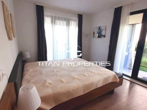 Дава се под наем Тристаен апартамент в к.к. Св.Св. Константин и Елена - 90 кв.м за 2500 € - Снимка #1