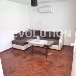 Дава се под наем Тристаен апартамент в Варна, м-т Св. Никола - 80 кв.м за 638.01 € - Снимка #1