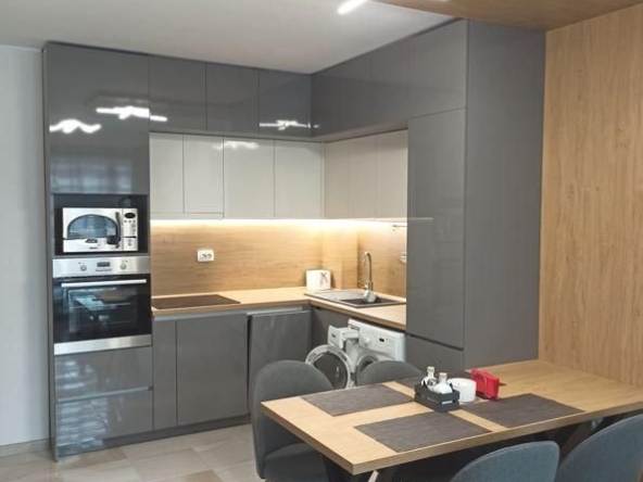 Дава се под наем Двустаен апартамент в Варна, Победа - 56 кв.м за 562 € - Снимка #1