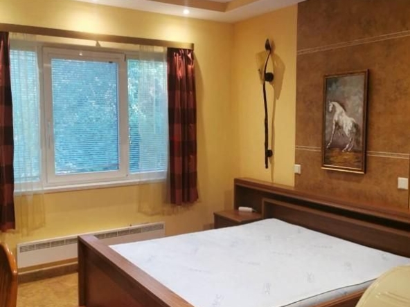 Дава се под наем Двустаен апартамент в София, Център - 45 кв.м за 500 € - Снимка #1