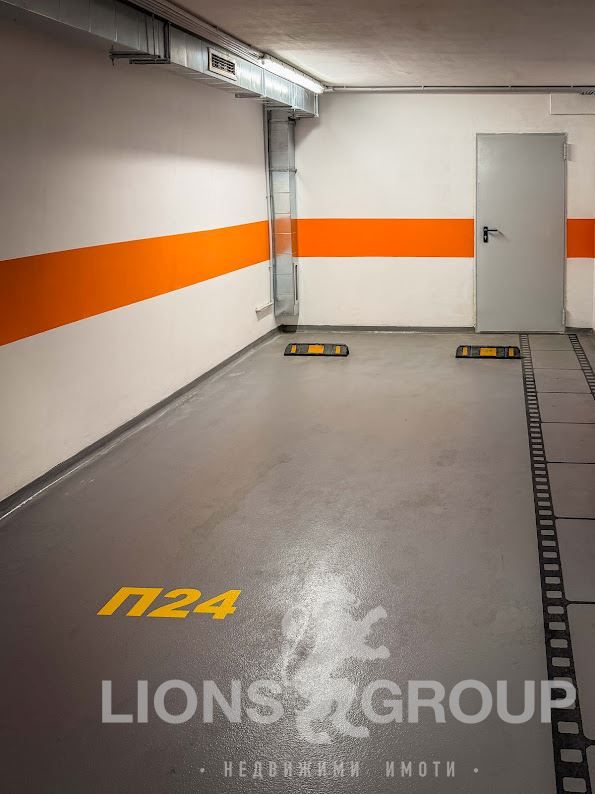 Гараж / Паркомясто в Варна, Център - 13 кв.м за 1542 €/кв.м - Снимка #1