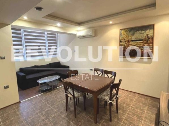 Дава се под наем Тристаен апартамент в Варна, Лятно кино Тракия - 100 кв.м за 650 € - Снимка #1