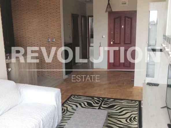 Дава се под наем Двустаен апартамент в Варна, Общината - 70 кв.м за 600 € - Снимка #1