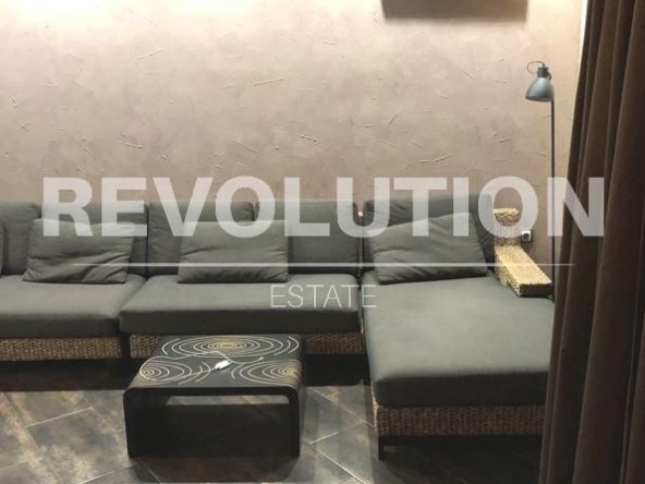 Дава се под наем Двустаен апартамент в Варна, Лятно кино Тракия - 70 кв.м за 700 € - Снимка #1