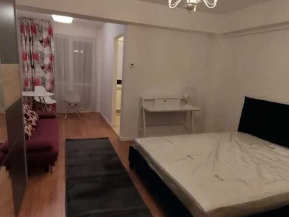 Дава се под наем Едностаен апартамент в Пловдив, Център - 60 кв.м за 178.5 € - Снимка #1