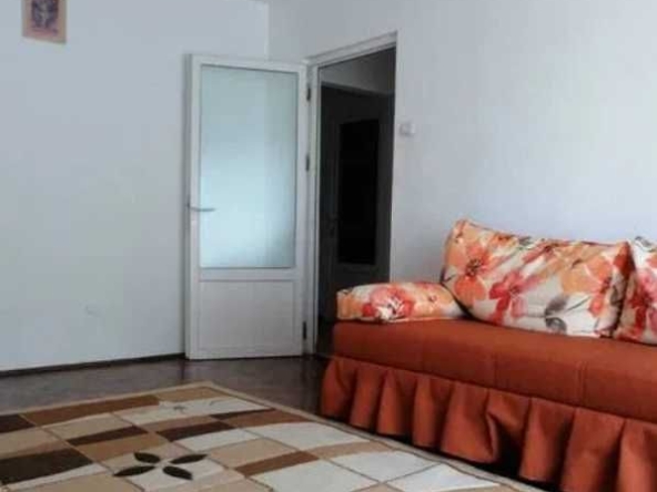 Дава се под наем Тристаен апартамент в Пловдив, Център - 79 кв.м за 244.8 € - Снимка #1