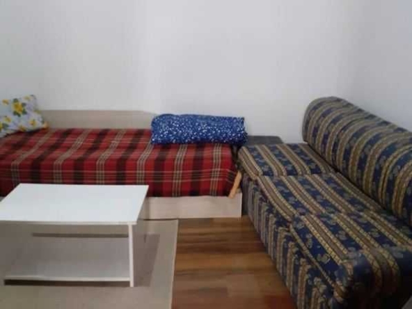 Дава се под наем Едностаен апартамент в Бургас, Център - 35 кв.м за 75 € - Снимка #1