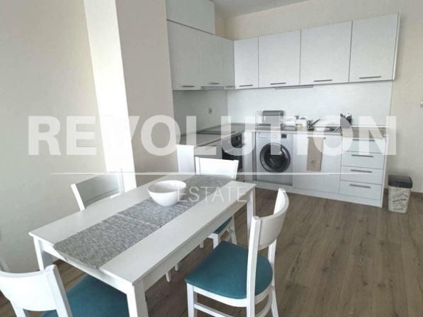 Дава се под наем Двустаен апартамент в Варна, Аспарухово - 65 кв.м за 598.23 € - Снимка #1