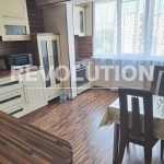 Дава се под наем Тристаен апартамент в Варна, Младост 1 - 95 кв.м за 650 € - Снимка #1