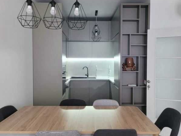 Дава се под наем Двустаен апартамент в Варна, Бриз - 78 кв.м за 714 € - Снимка #1