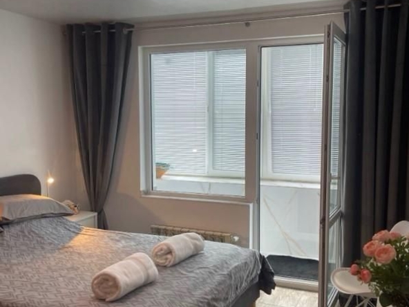 Дава се под наем Двустаен апартамент в София, Център - 60 кв.м за 880 € - Снимка #1