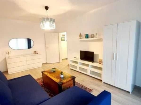 Дава се под наем Двустаен апартамент в Пловдив, Център - 56 кв.м за 178.5 € - Снимка #1