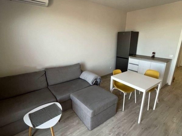 Дава се под наем Двустаен апартамент в София, Зона Б-19 - 65 кв.м за 647.19 € - Снимка #1