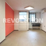 Дава се под наем Офис в Варна, Зимно кино Тракия - 30 кв.м за 275 € - Снимка #1