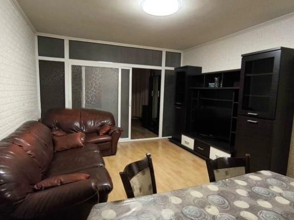 Дава се под наем Тристаен апартамент в София, Овча купел - 85 кв.м за 747.66 € - Снимка #1