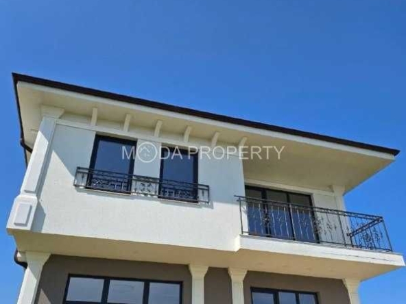 Къща в с. Кошарица, Област Бургас - 130 кв.м за 1099 €/кв.м - Снимка #1