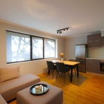 Дава се под наем Тристаен апартамент в Варна, Спортна зала - 91 кв.м за 790 € - Снимка #1