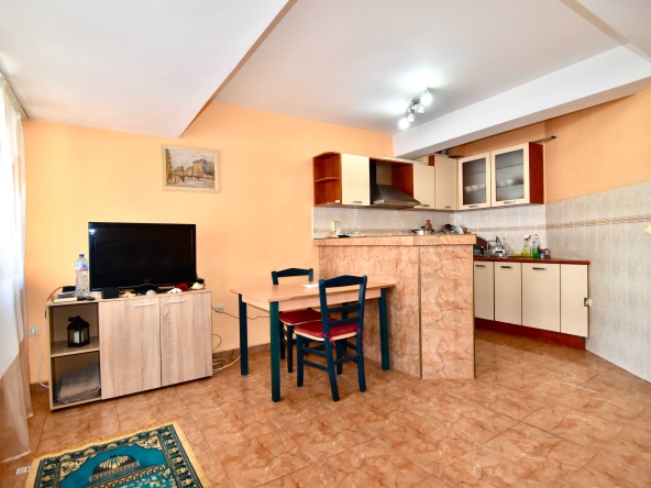 Двустаен апартамент в Пловдив, Център - 80 кв.м за 1813 €/кв.м - Снимка #1