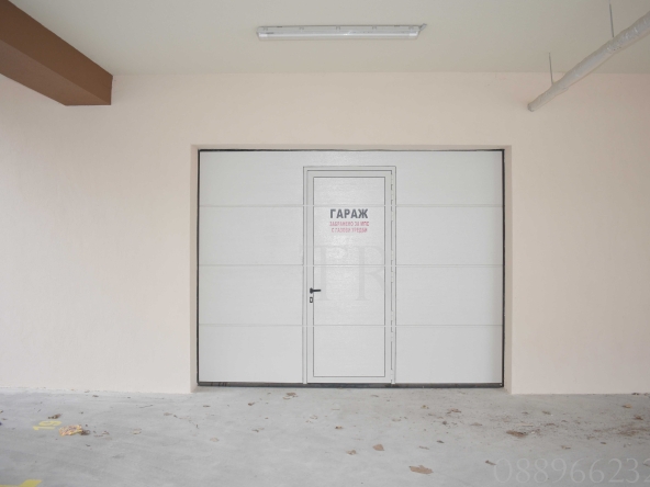 Дава се под наем Гараж / Паркомясто в Бургас, Лазур - 17 кв.м за 102 € - Снимка #1