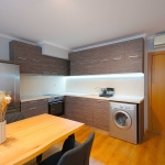 Дава се под наем Тристаен апартамент в Варна, Спортна зала - 91 кв.м за 746.64 € - Снимка #1