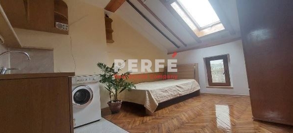 Дава се под наем Едностаен апартамент в Бургас, Център - 20 кв.м за 178.5 € - Снимка #1