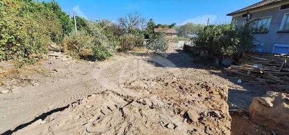 Парцел в Карлово - 710 кв.м за 19 €/кв.м - Снимка #1