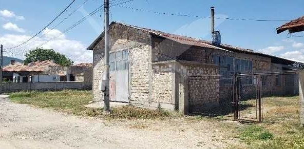 Промишлена сграда в с. Войнягово, Област Пловдив - 2356 кв.м за 115 €/кв.м - Снимка #1