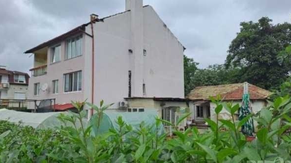 Къща в Пловдив, Западен - 1483 кв.м за 153 €/кв.м - Снимка #1