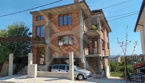 Къща в Обзор - 566 кв.м за 704 €/кв.м - Снимка #1