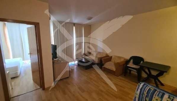 Двустаен апартамент в к.к. Слънчев бряг - 70 кв.м за 693 €/кв.м - Снимка #1