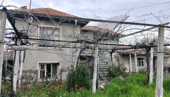 Къща в с. Любен, Област Пловдив - 140 кв.м за 265 €/кв.м - Снимка #1