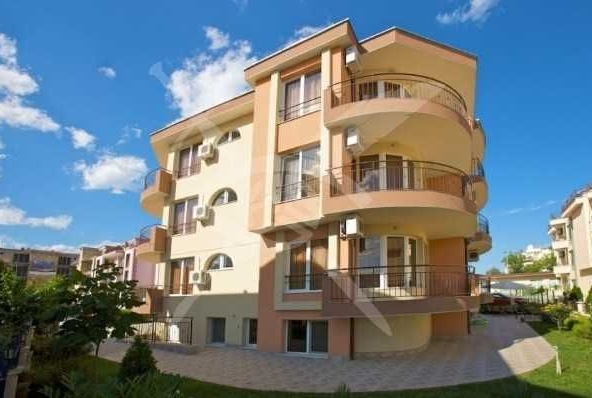 Хотел в Несебър - 885 кв.м за 430 €/кв.м - Снимка #1
