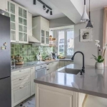 Дава се под наем Тристаен апартамент в Пловдив, Център - 100 кв.м за 897.6 € - Снимка #1