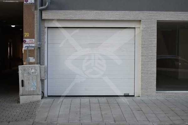 Гараж / Паркомясто в Пловдив, Кършияка - 18 кв.м за 907 €/кв.м - Снимка #1