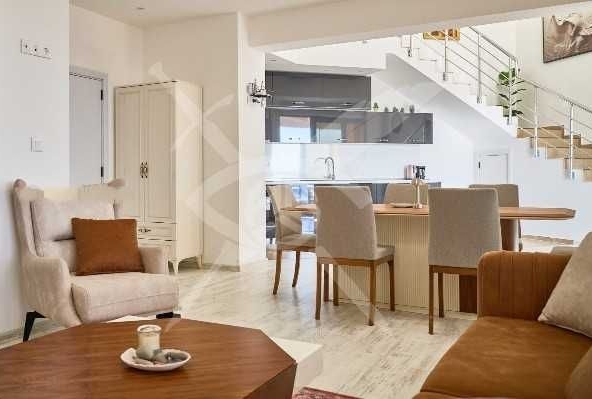 Мезонет в к.к. Слънчев бряг - 390 кв.м за 654 €/кв.м - Снимка #1