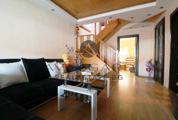 Мезонет в Пловдив, Кючук Париж - 158 кв.м за 1004 €/кв.м - Снимка #1