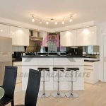 Дава се под наем Четиристаен апартамент в Варна, Бриз - 130 кв.м за 1000 € - Снимка #1