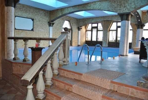 Хотел в Свети Влас - 2562 кв.м за 319 €/кв.м - Снимка #1